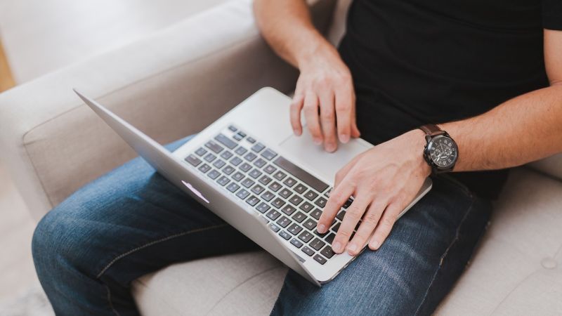 Laptops-on-the-lap